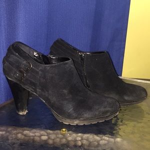 Black dress boots